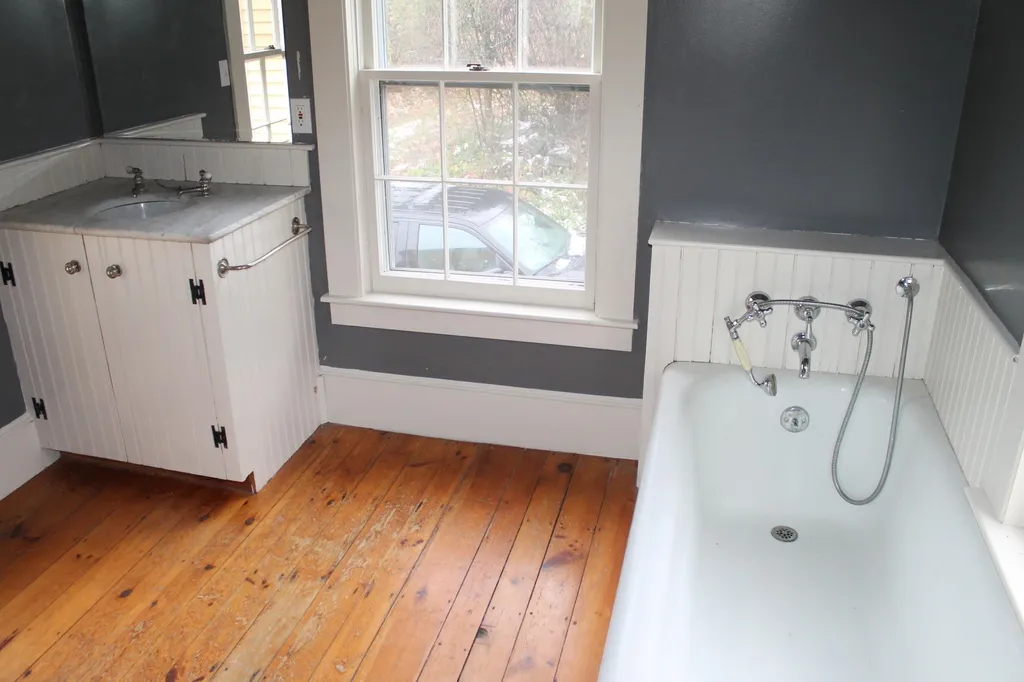 107 Greenfield Road New Boston NH 03070