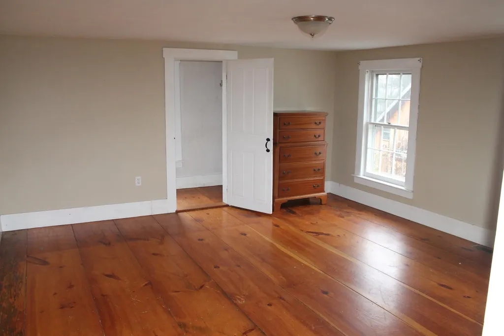 107 Greenfield Road New Boston NH 03070