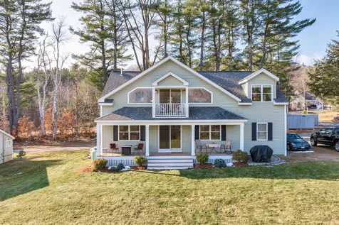 15 East Bluff Village Meredith NH 03253