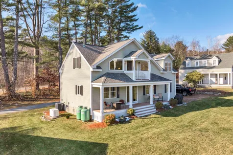 15 East Bluff Village Meredith NH 03253