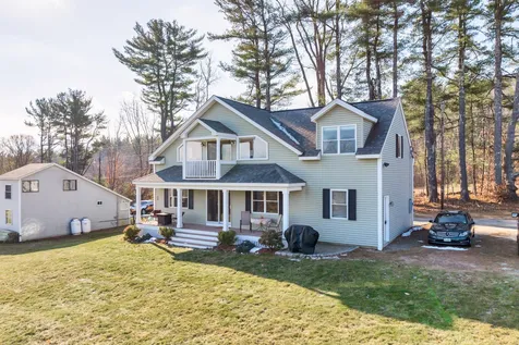 15 East Bluff Village Meredith NH 03253