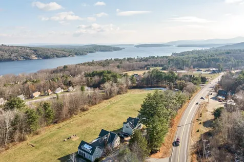 15 East Bluff Village Meredith NH 03253