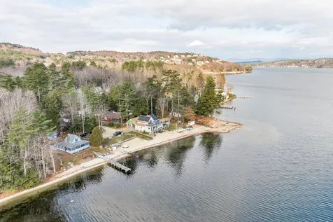 15 East Bluff Village Meredith NH 03253