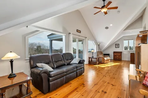 15 East Bluff Village Meredith NH 03253