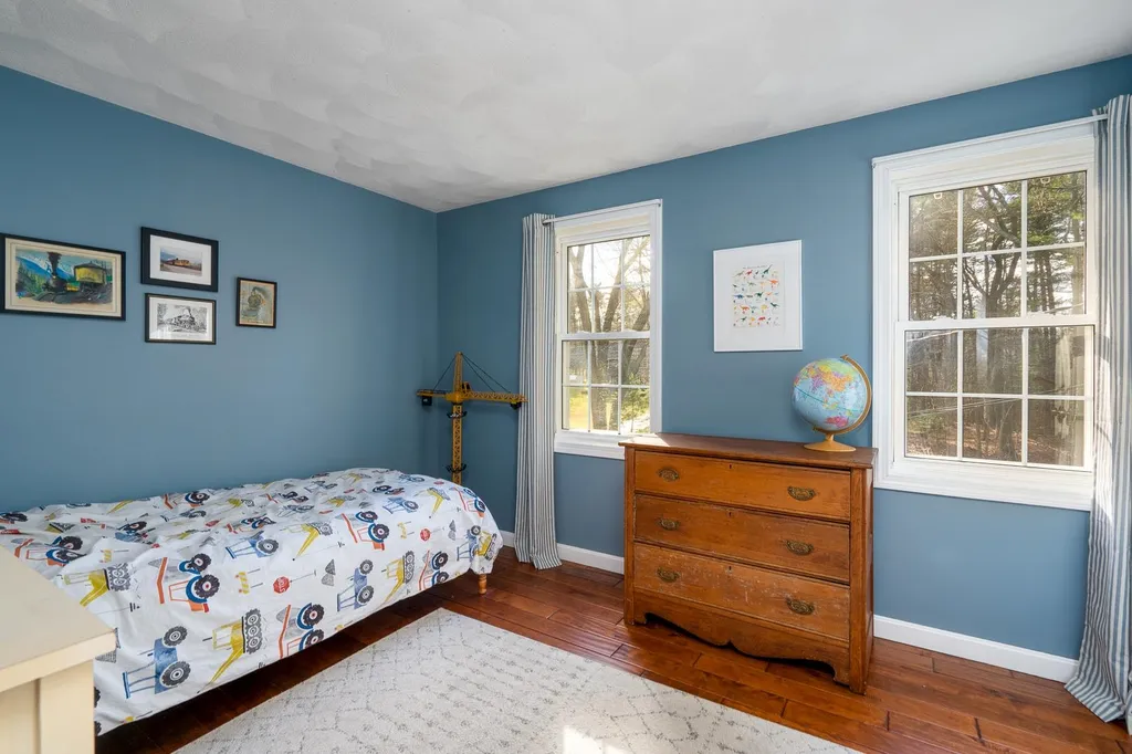 71 Heath Street Newton NH 03858