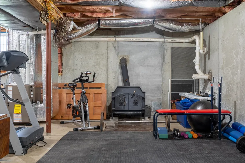 71 Heath Street Newton NH 03858