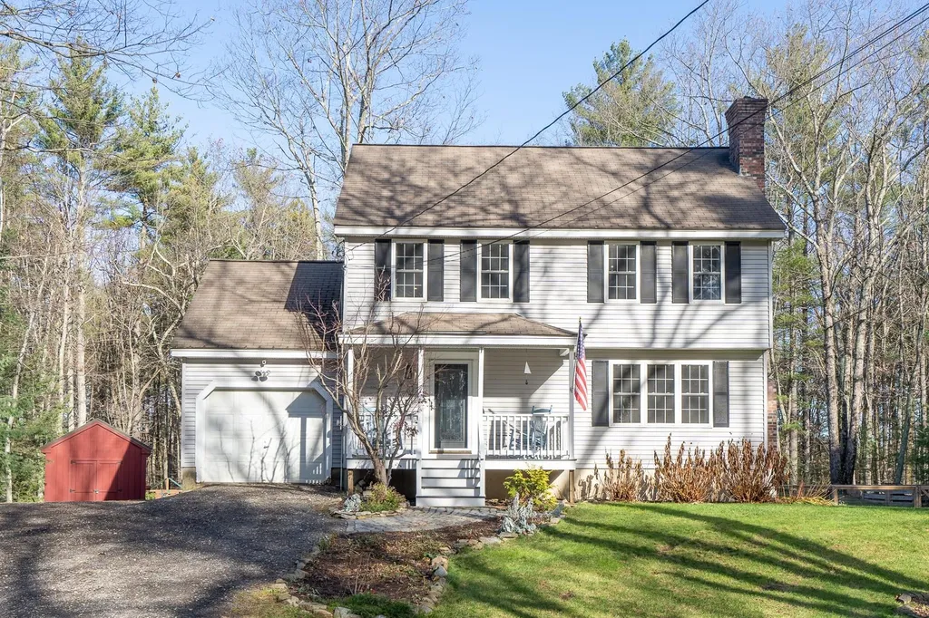 71 Heath Street Newton NH 03858