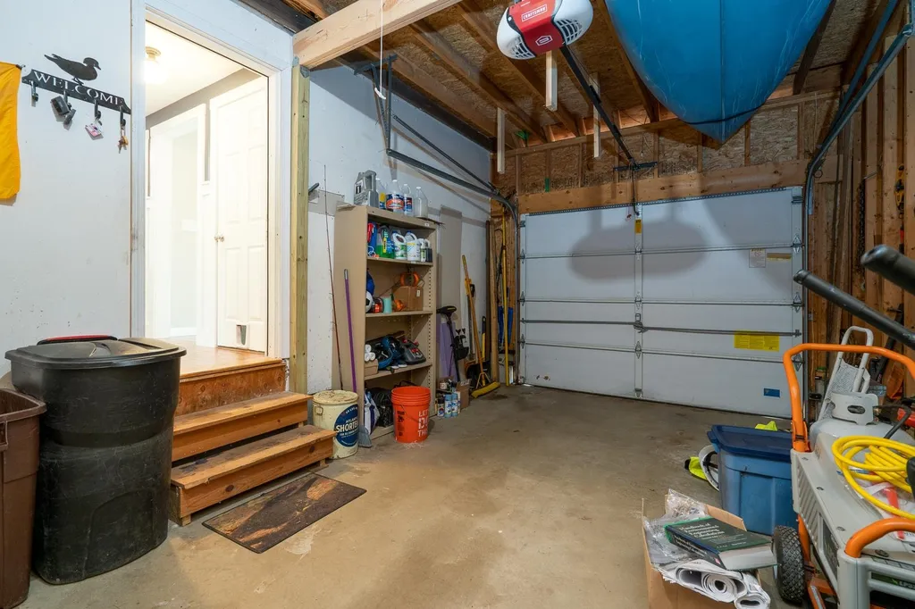 71 Heath Street Newton NH 03858