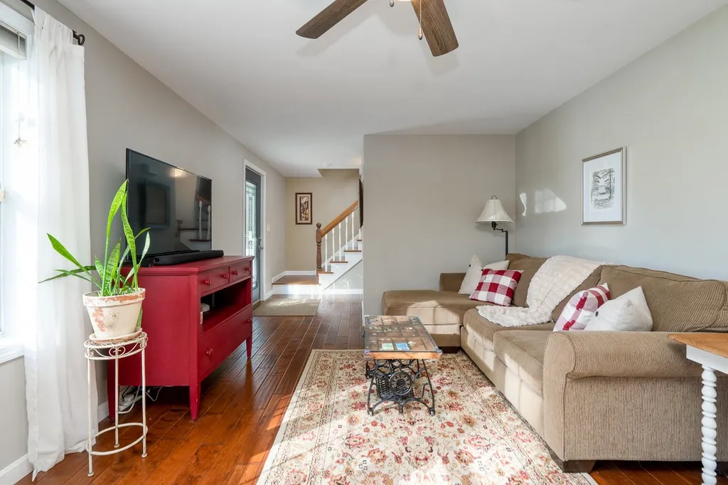 71 Heath Street Newton NH 03858