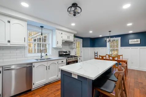 71 Heath Street Newton NH 03858