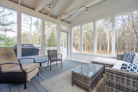 71 Heath Street Newton NH 03858