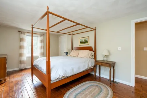 71 Heath Street Newton NH 03858