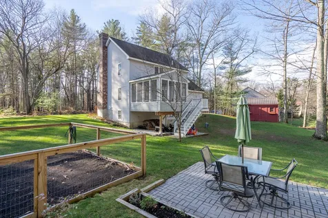71 Heath Street Newton NH 03858