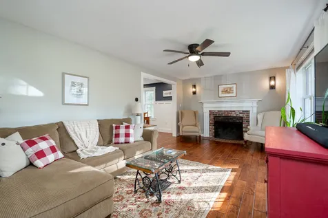 71 Heath Street Newton NH 03858
