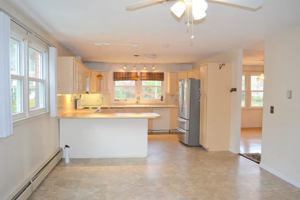 5 Falcon Drive Merrimack NH 03054