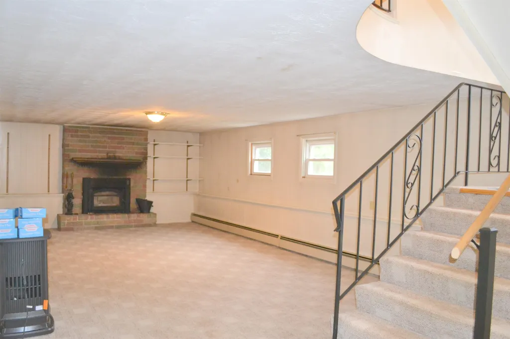 5 Falcon Drive Merrimack NH 03054