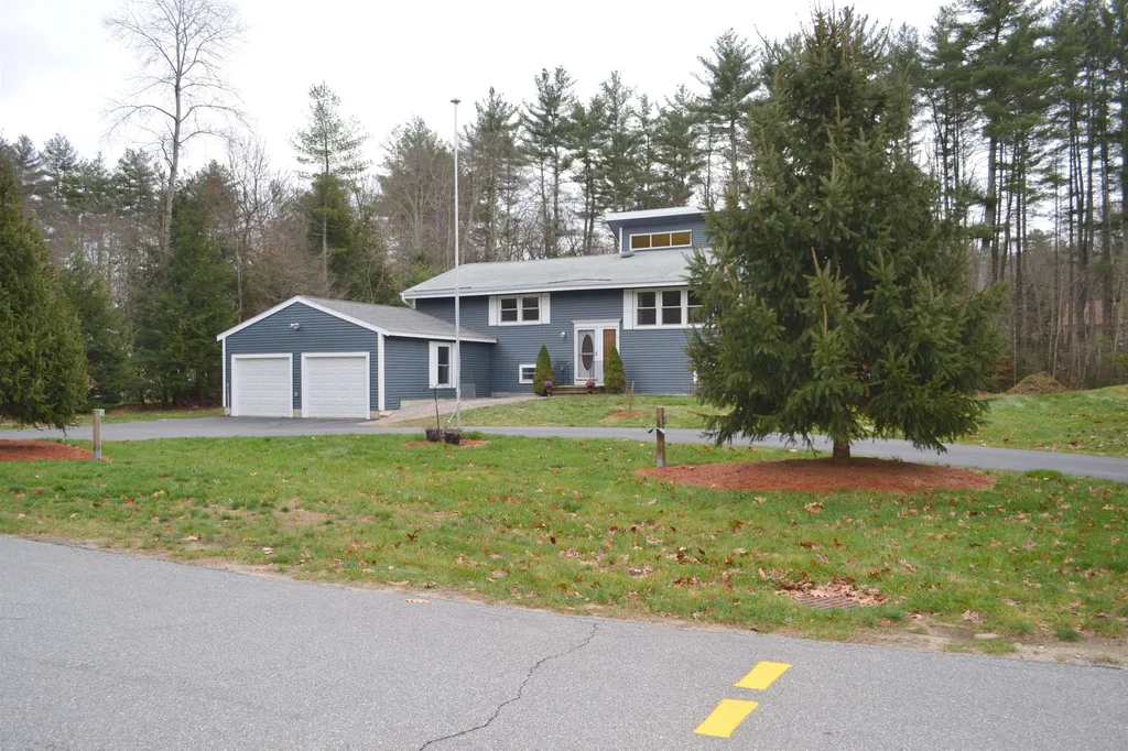 5 Falcon Drive Merrimack NH 03054