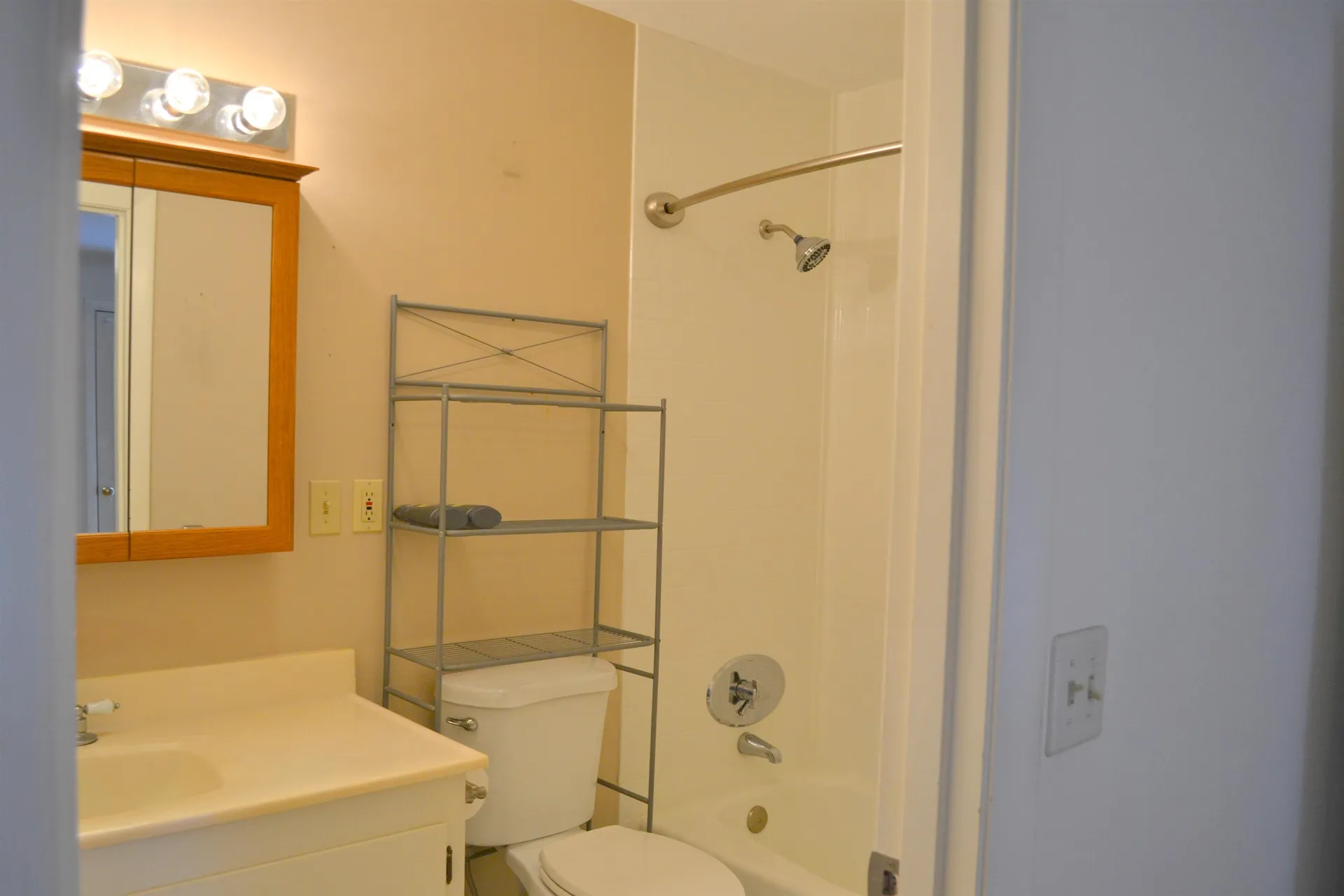 5 Falcon Drive Merrimack NH 03054