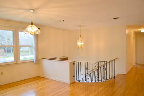 5 Falcon Drive Merrimack NH 03054