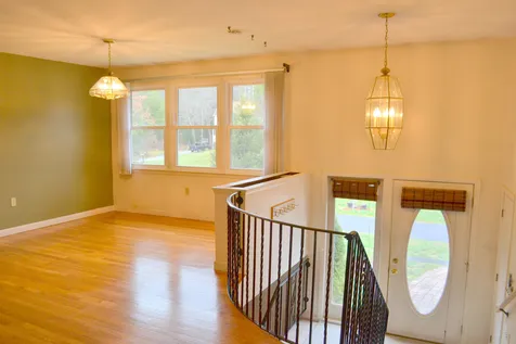 5 Falcon Drive Merrimack NH 03054