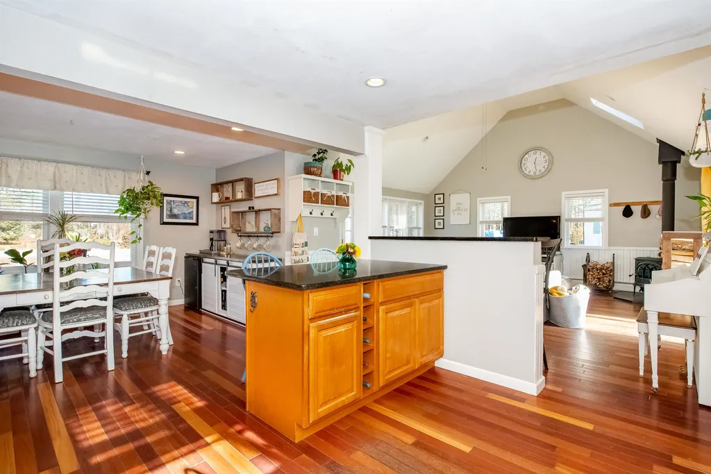 5 Norris Court Epping NH 03042