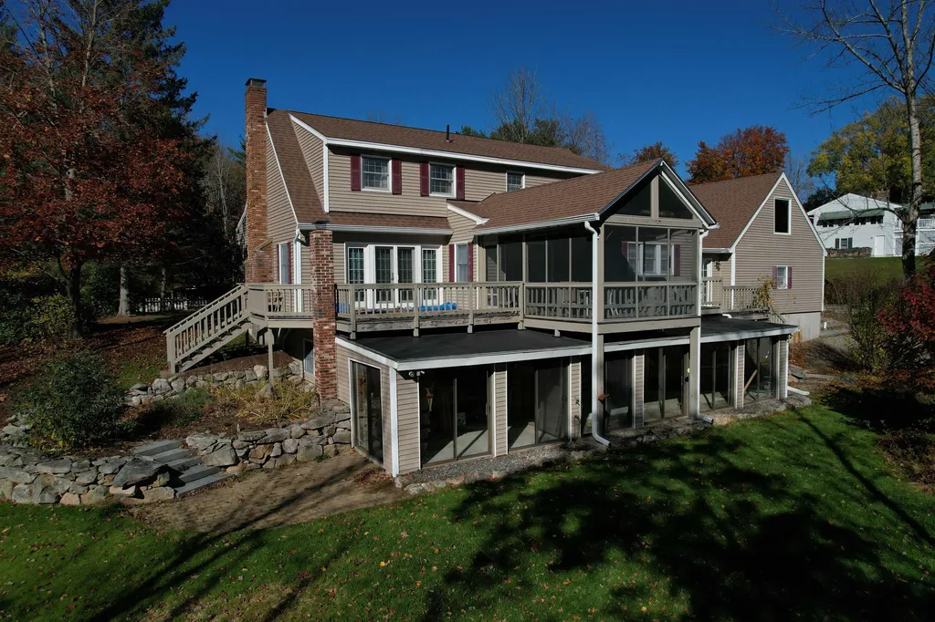 22 Clow Road Wolfeboro NH 03894