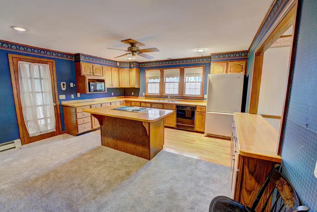 22 Clow Road Wolfeboro NH 03894