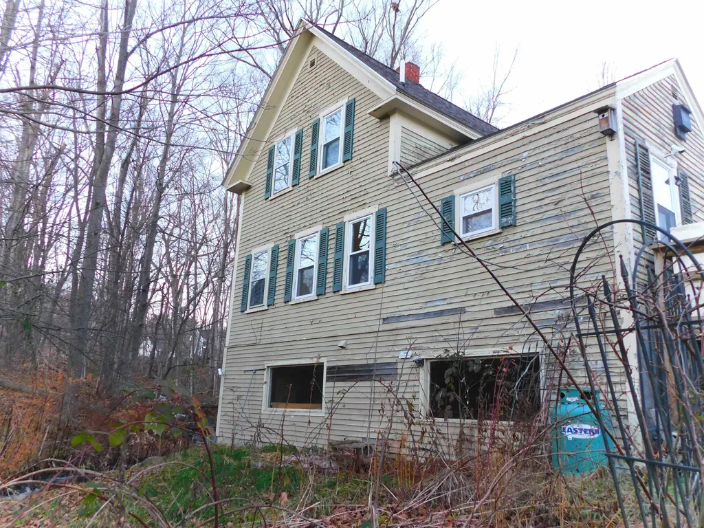8 Marston Court Farmington NH 03835