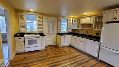 128 Green Street Brattleboro VT 05301