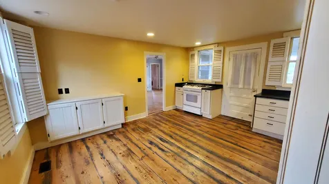 128 Green Street Brattleboro VT 05301