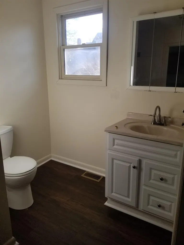 86 Kinsley Street Nashua NH 03060