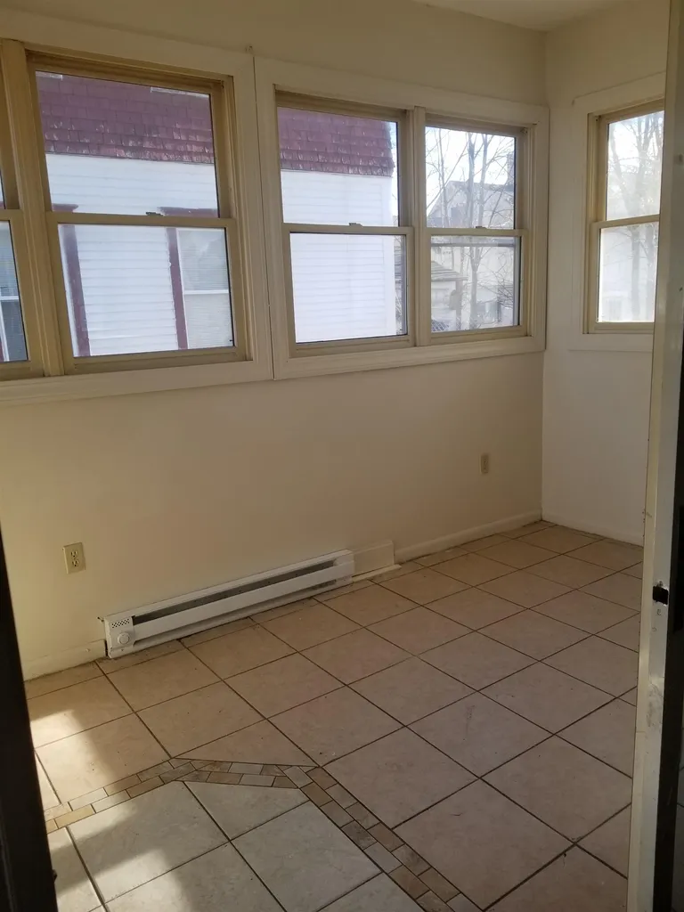 86 Kinsley Street Nashua NH 03060