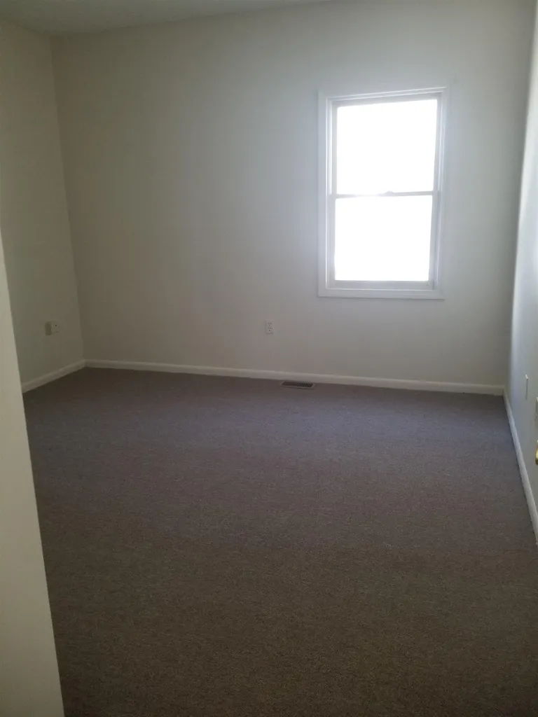 86 Kinsley Street Nashua NH 03060
