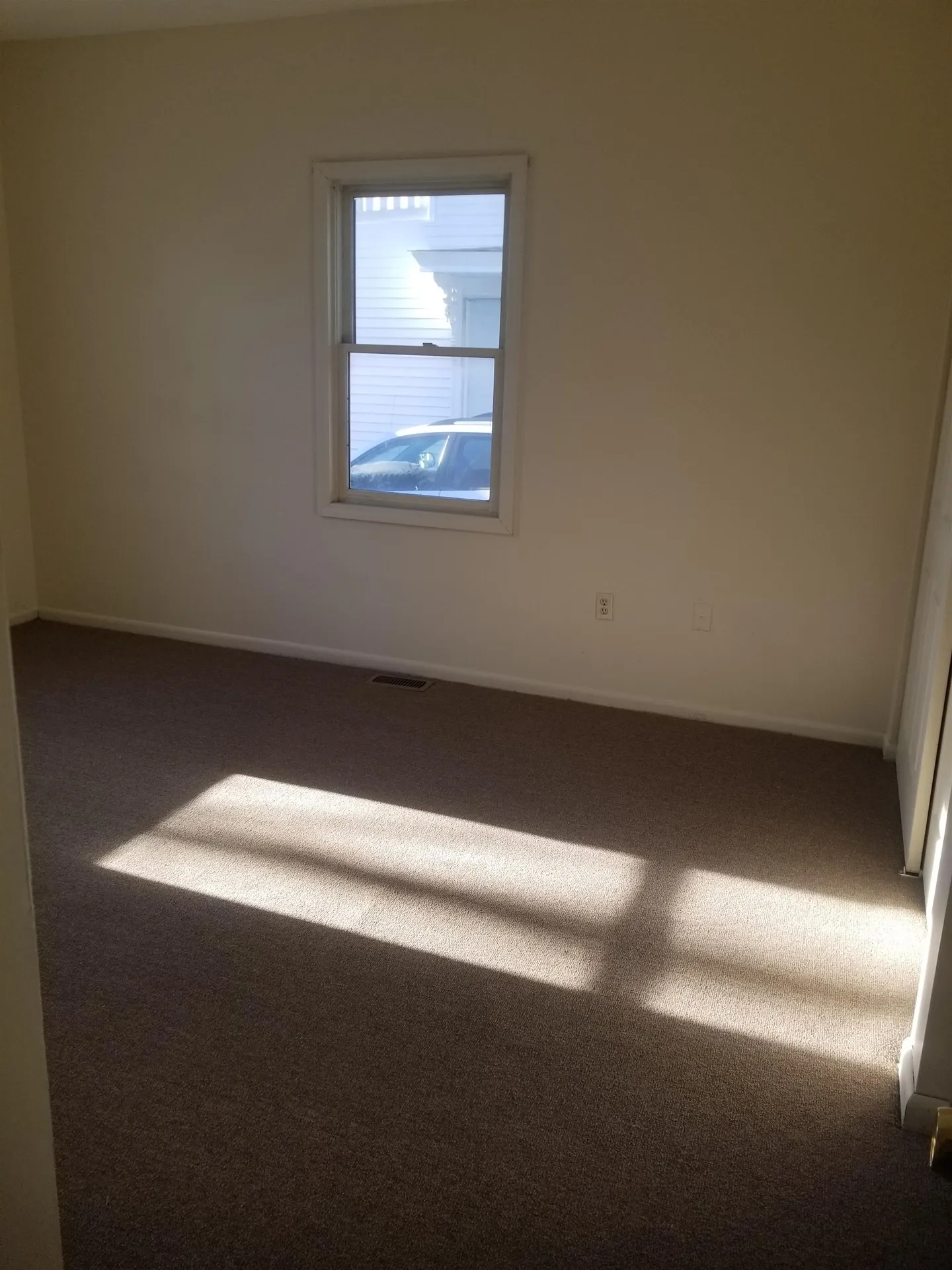 86 Kinsley Street Nashua NH 03060