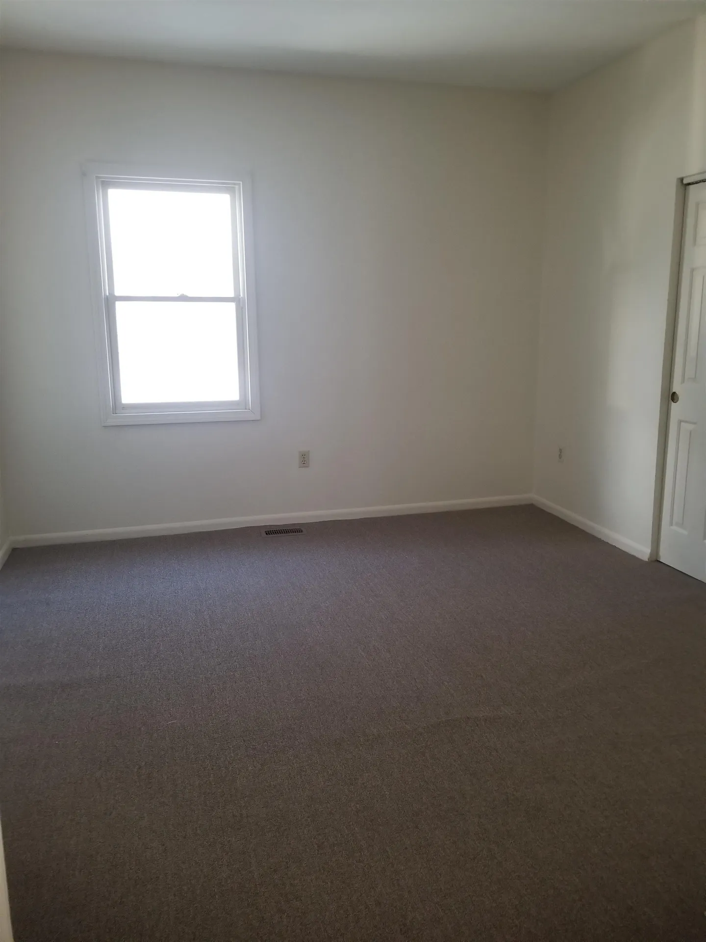 86 Kinsley Street Nashua NH 03060