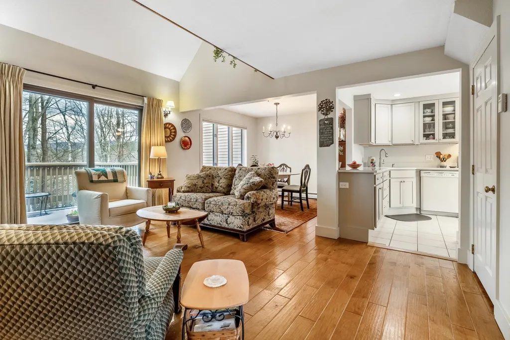 385 Lyman Batcheller Road Hartford VT 05059
