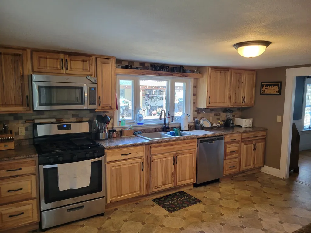 32 Base Hill Road Swanzey NH 03446