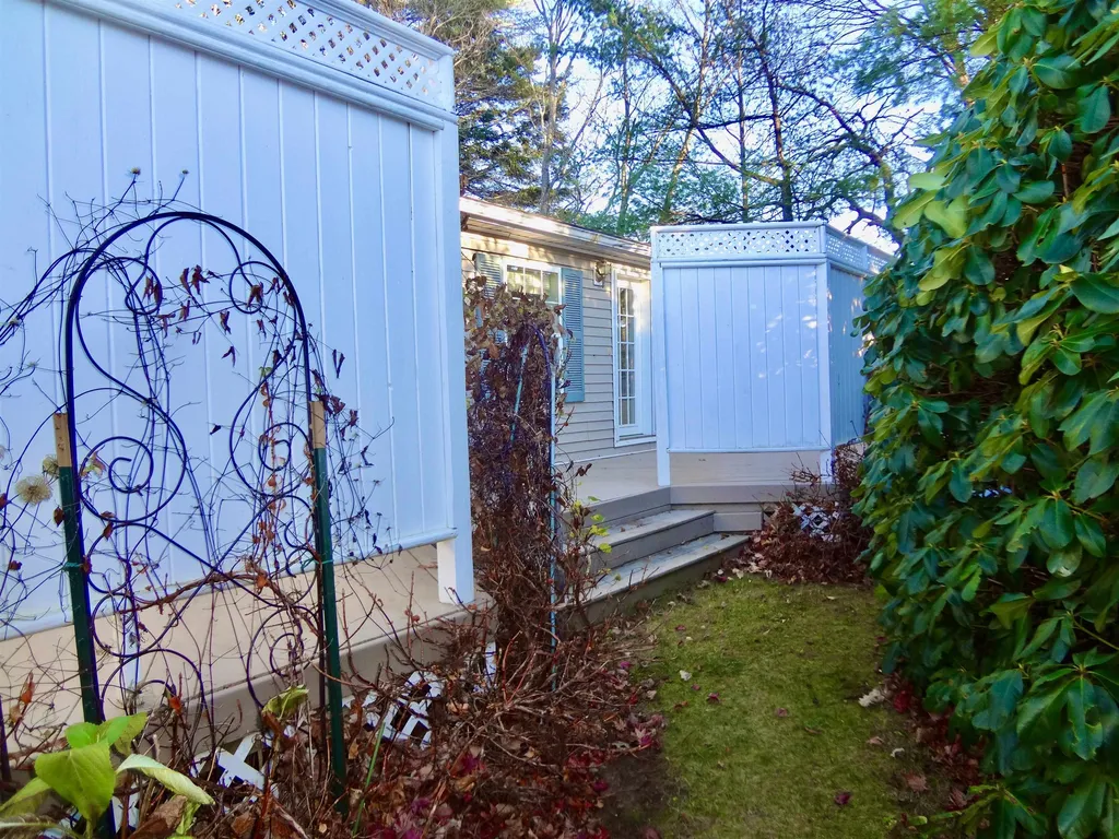 23 Magnolia Lane Belmont NH 03220