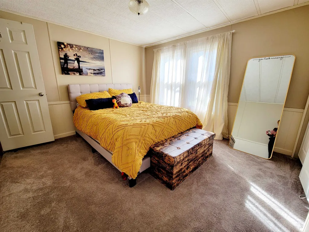 22 Agent Road Raymond NH 03077