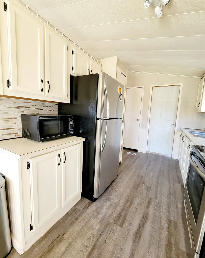 22 Agent Road Raymond NH 03077