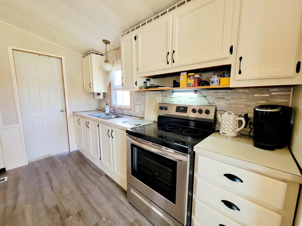 22 Agent Road Raymond NH 03077