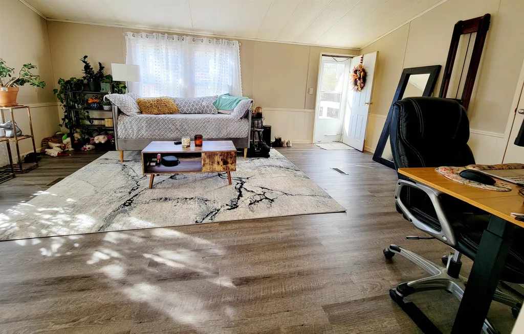 22 Agent Road Raymond NH 03077