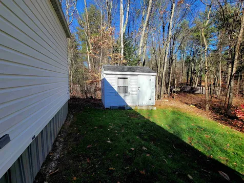 22 Agent Road Raymond NH 03077