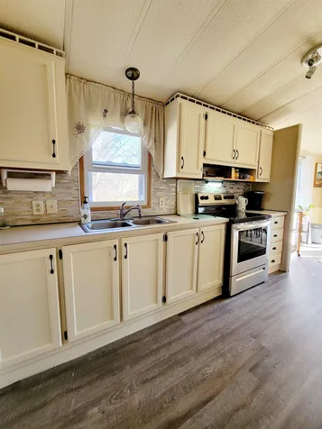 22 Agent Road Raymond NH 03077