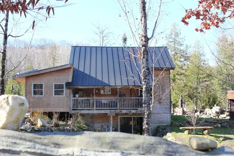 4276 New Duck Pond Road Sheffield VT 05866