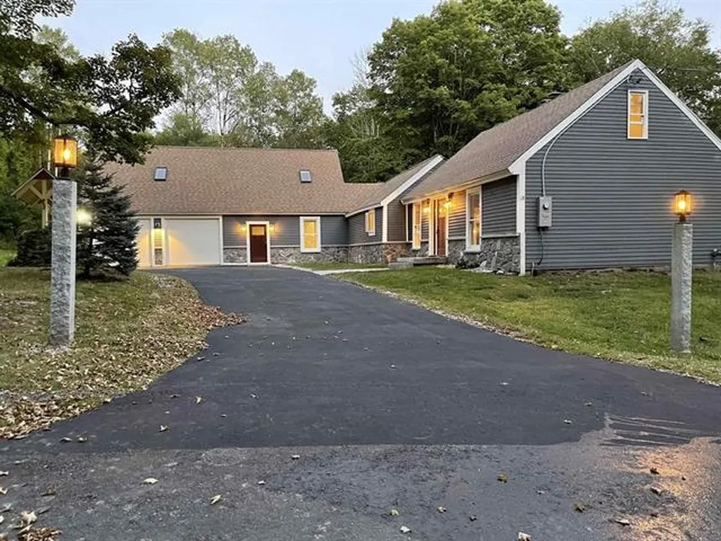 18 Last Street Andover NH 03216-4401
