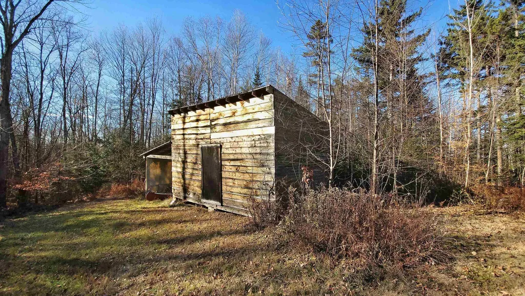 27 Hodge Road Lancaster NH 03584