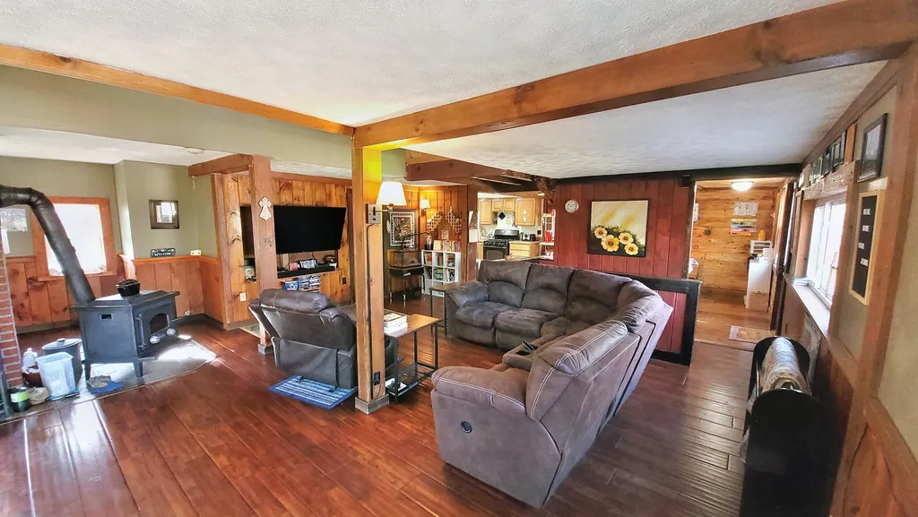 27 Hodge Road Lancaster NH 03584