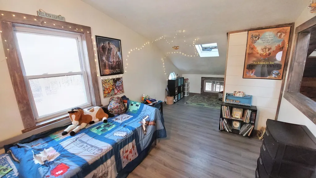 27 Hodge Road Lancaster NH 03584