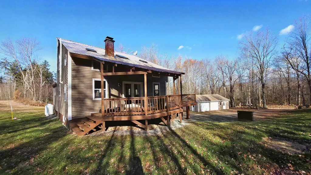 27 Hodge Road Lancaster NH 03584